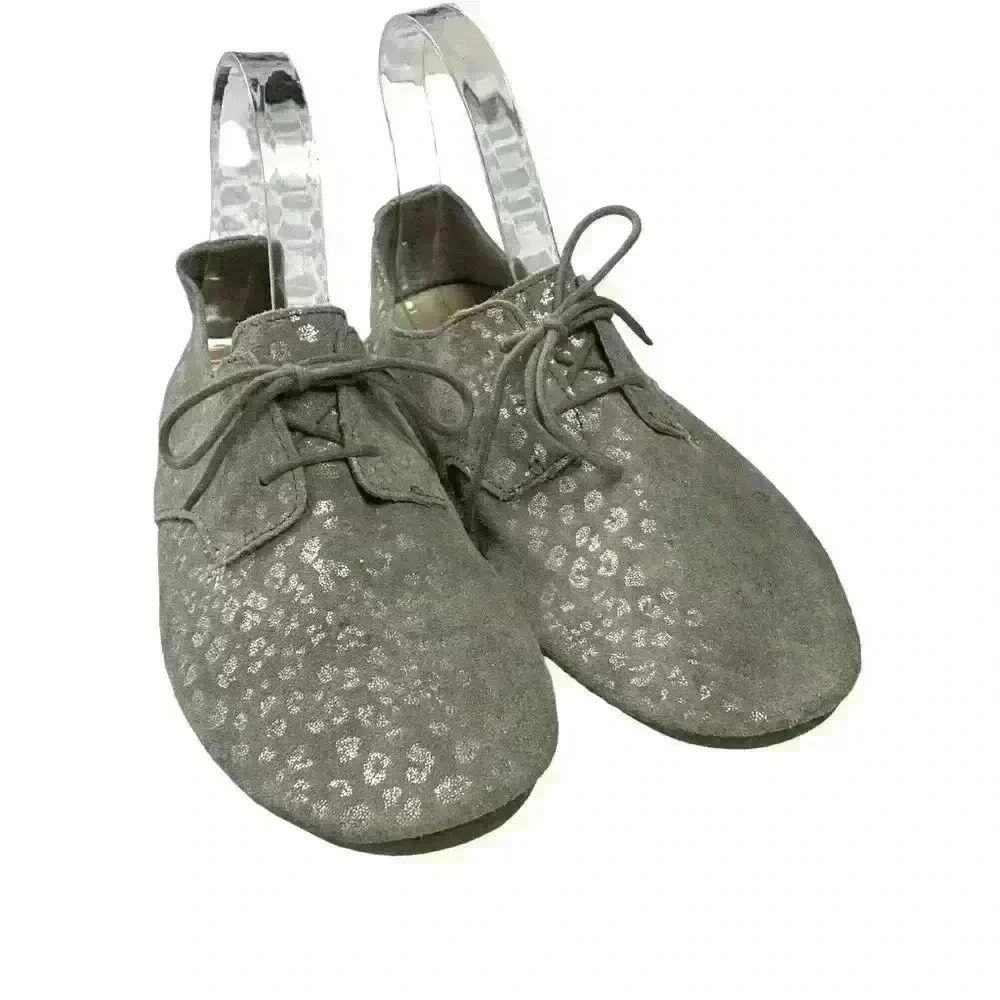 Sanuk Silver animal print leather lace up jazz style yoga flats-size7.5